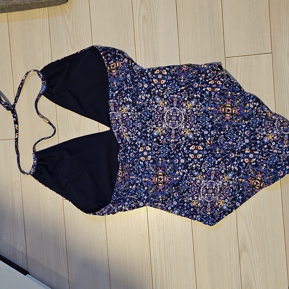 XL Womens One Piece Swimsuit Brand New Georges Never Worn - Picture 3 of 3